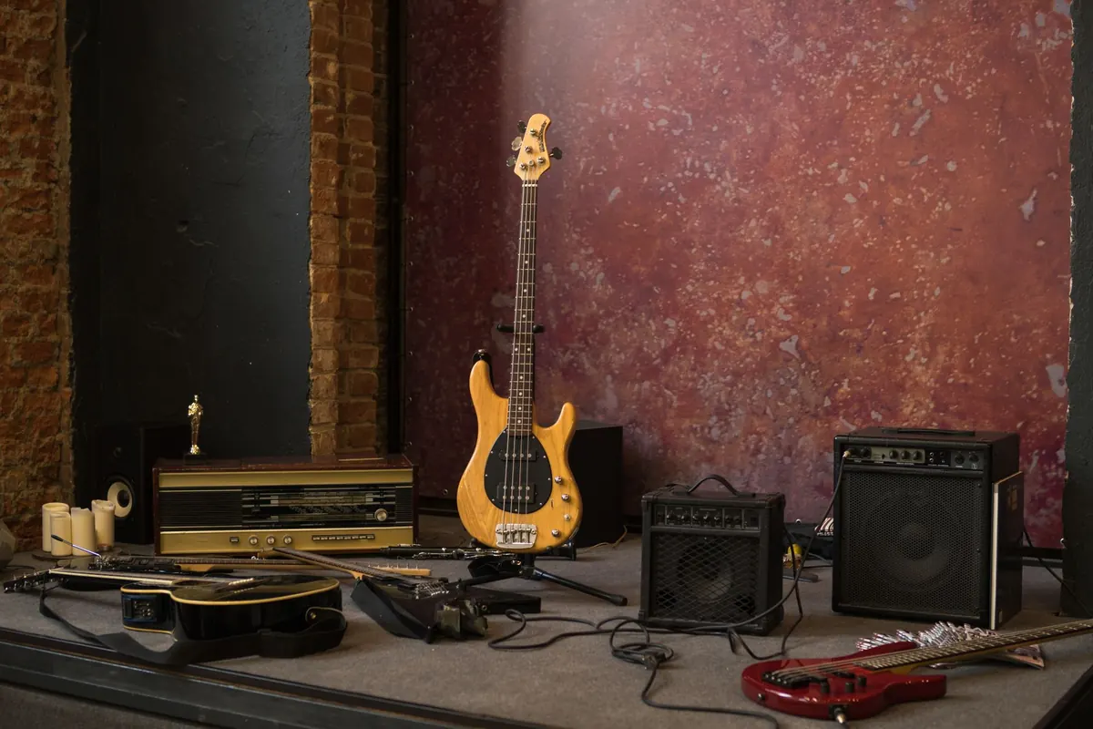 How Oasis Built Their Live Sound: A Gear and Stage Setup Explainer